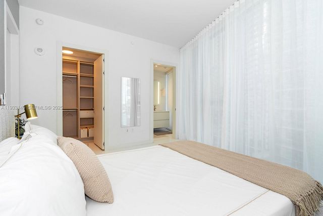 300 Biscayne Boulevard Way 1901, Miami, FL 33131