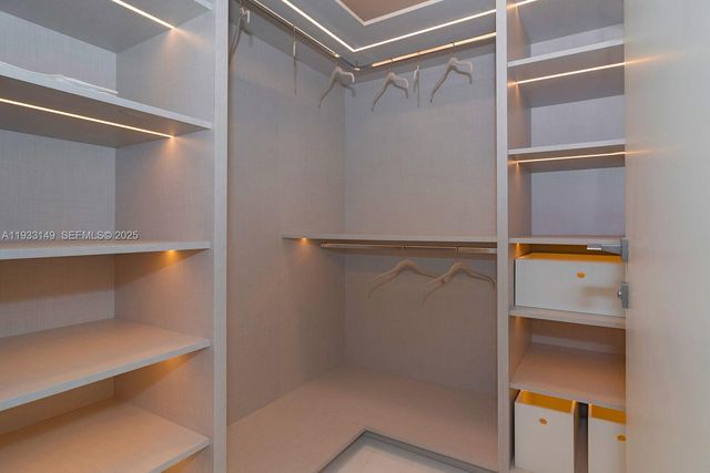 300 Biscayne Boulevard Way 1901, Miami, FL 33131