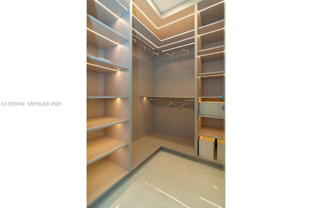 300 Biscayne Boulevard Way 1901, Miami, FL 33131