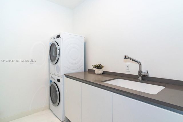 300 Biscayne Boulevard Way 1901, Miami, FL 33131