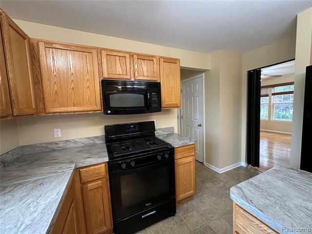 4446 Sherwood, Canton, MI 48188