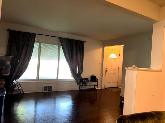 814 Norfolk Avenue, Westchester, IL 60154