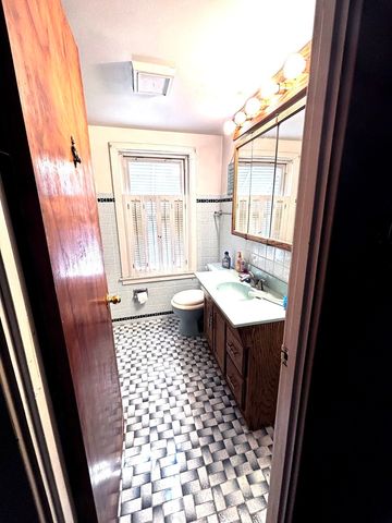 814 Norfolk Avenue, Westchester, IL 60154