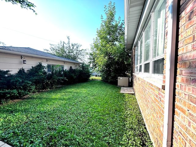 814 Norfolk Avenue, Westchester, IL 60154