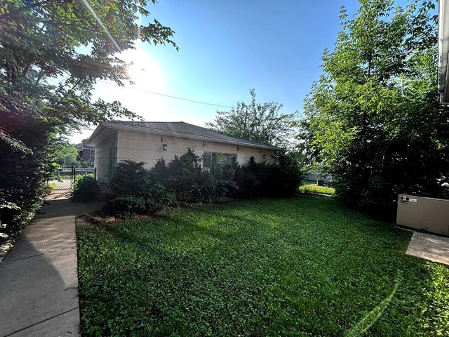 814 Norfolk Avenue, Westchester, IL 60154