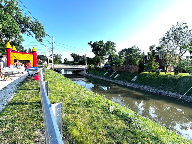814 Norfolk Avenue, Westchester, IL 60154