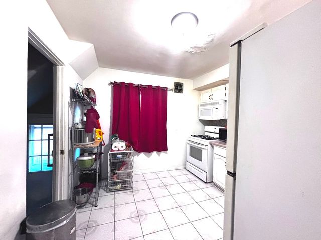 814 Norfolk Avenue, Westchester, IL 60154