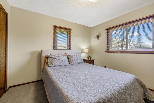 3219 Flag Avenue N, New Hope, MN 55427