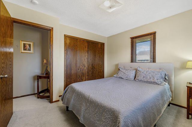 3219 Flag Avenue N, New Hope, MN 55427