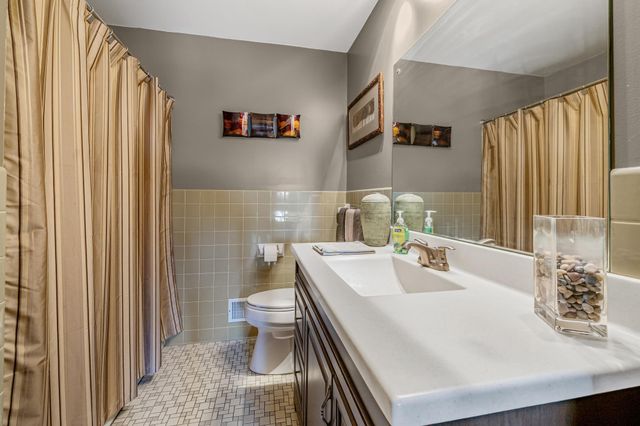 3219 Flag Avenue N, New Hope, MN 55427