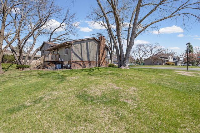 3219 Flag Avenue N, New Hope, MN 55427