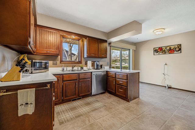 3219 Flag Avenue N, New Hope, MN 55427