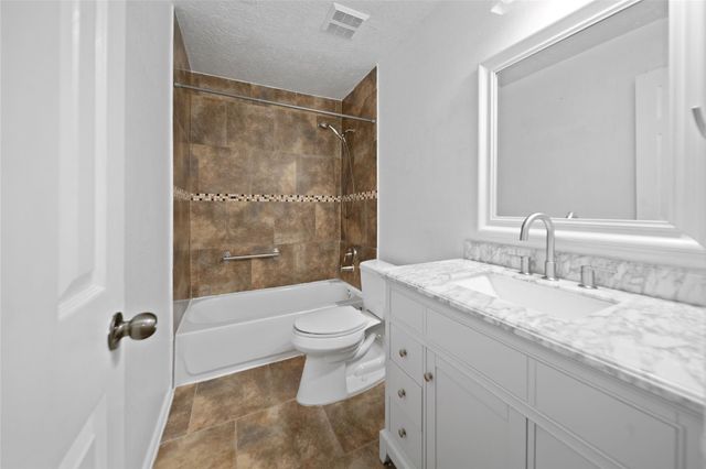 16307 Split Willow Dr, Houston, TX 77083
