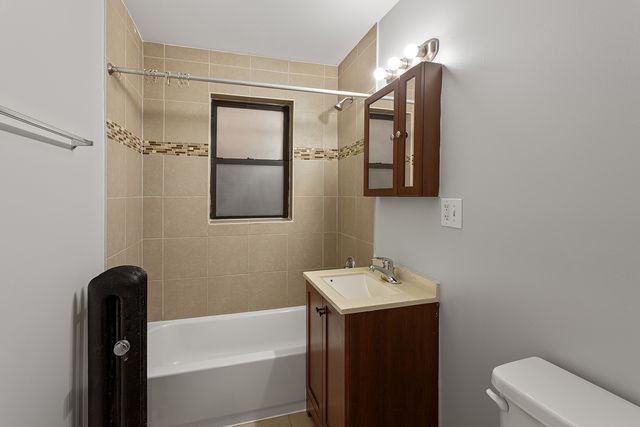 1702 W Juneway Terrace 2C, Chicago, IL 60626