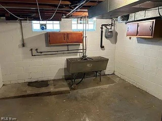 4133 Eastwood Lane, Warrensville Heights, OH 44122