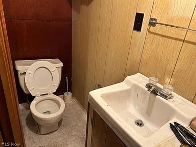 4133 Eastwood Lane, Warrensville Heights, OH 44122