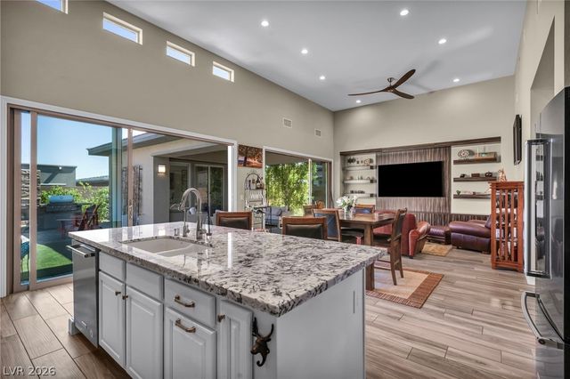 6706 DESERT CRIMSON Street, Las Vegas, NV 89148