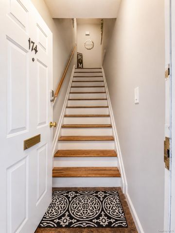 174 Farber 174, West Babylon, NY 11704