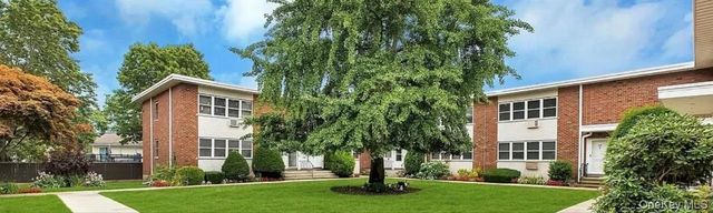174 Farber 174, West Babylon, NY 11704