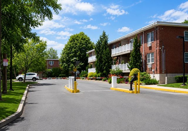 174 Farber 174, West Babylon, NY 11704