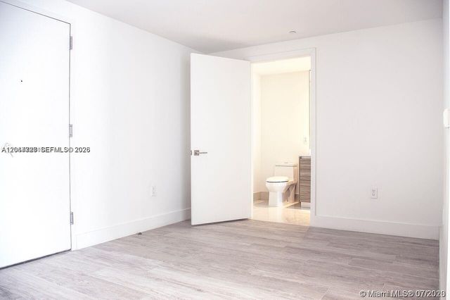 121 NE 34th St 806, Miami, FL 33137