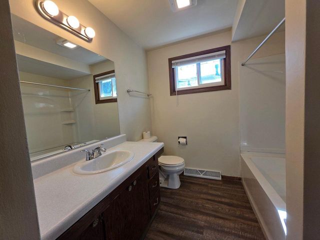 1263 MEADOW LANE, Neenah, WI 54956