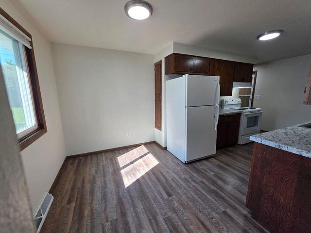 1263 MEADOW LANE, Neenah, WI 54956