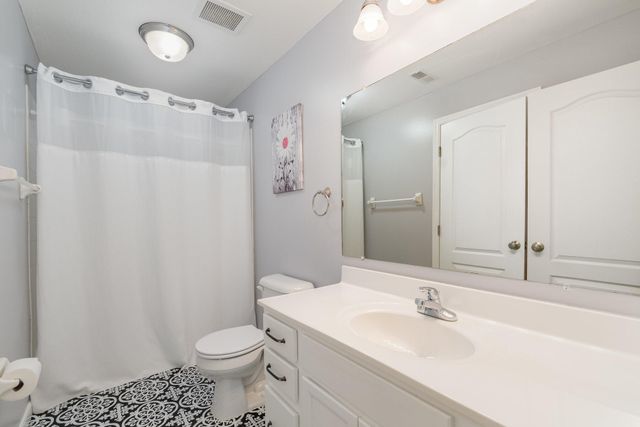 1964 Tanners Cove Road, Hebron, KY 41048