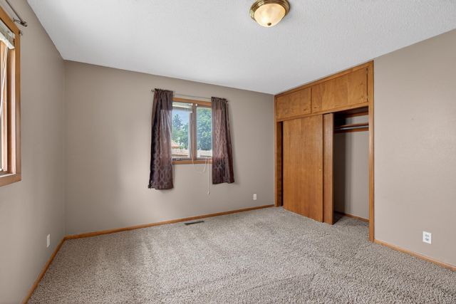 305 4th Street, Parkersburg, IA 50665