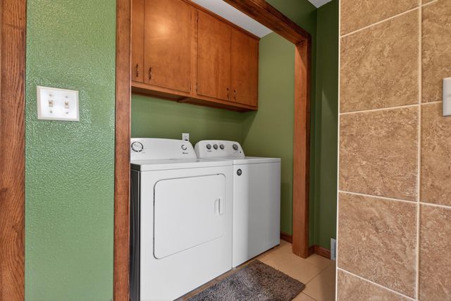 305 4th Street, Parkersburg, IA 50665