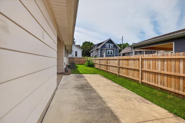 305 4th Street, Parkersburg, IA 50665