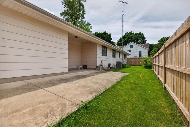 305 4th Street, Parkersburg, IA 50665
