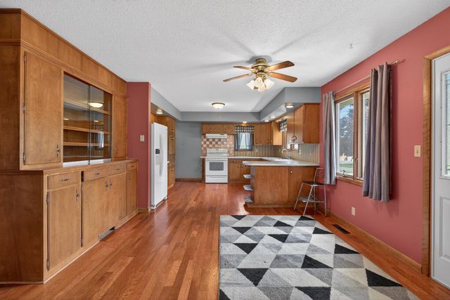 305 4th Street, Parkersburg, IA 50665