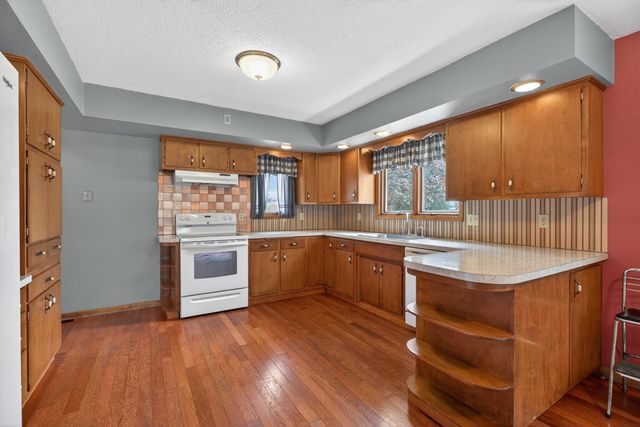 305 4th Street, Parkersburg, IA 50665