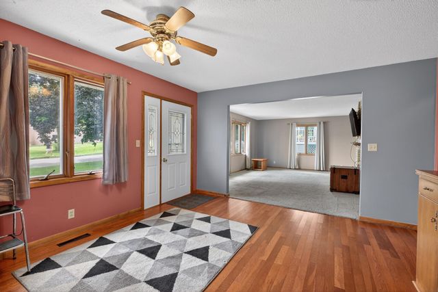305 4th Street, Parkersburg, IA 50665