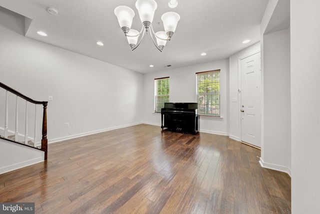44100 VAIRA TER, Chantilly, VA 20152
