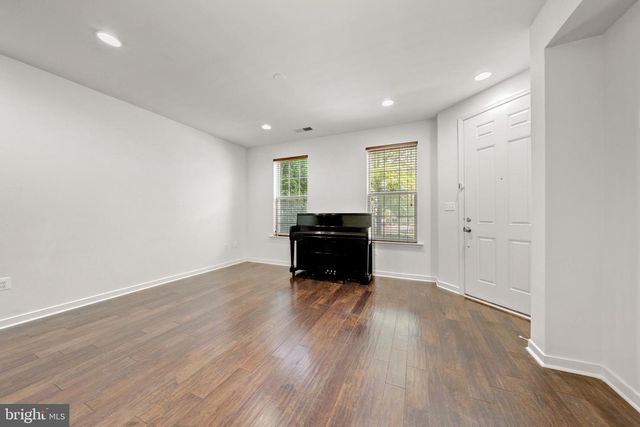 44100 VAIRA TER, Chantilly, VA 20152