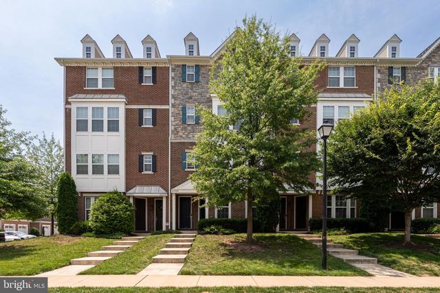 44100 VAIRA TER, Chantilly, VA 20152