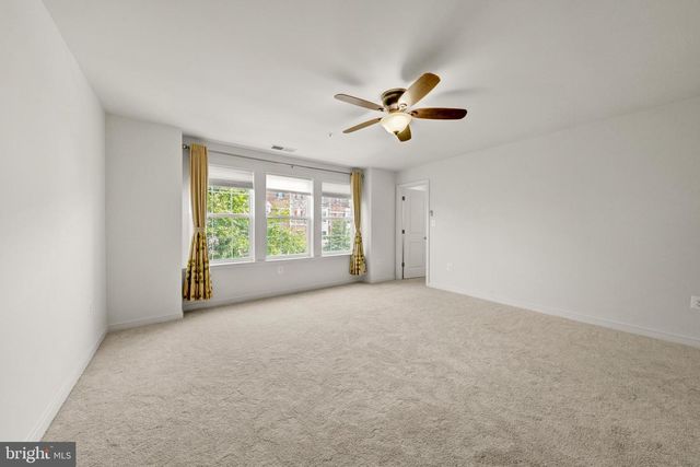 44100 VAIRA TER, Chantilly, VA 20152