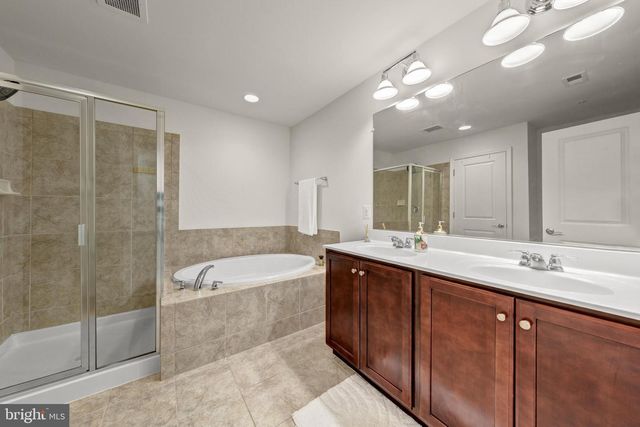 44100 VAIRA TER, Chantilly, VA 20152