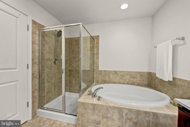 44100 VAIRA TER, Chantilly, VA 20152
