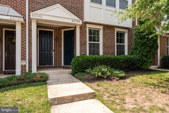 44100 VAIRA TER, Chantilly, VA 20152