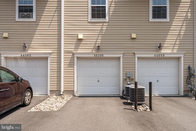 44100 VAIRA TER, Chantilly, VA 20152