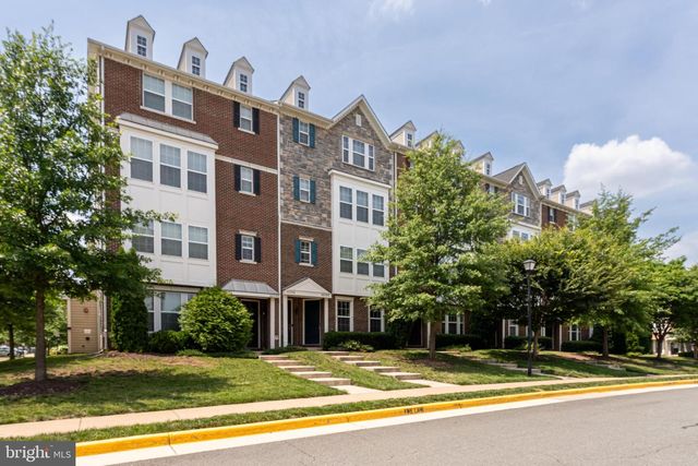 44100 VAIRA TER, Chantilly, VA 20152
