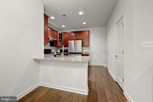 44100 VAIRA TER, Chantilly, VA 20152