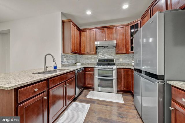44100 VAIRA TER, Chantilly, VA 20152