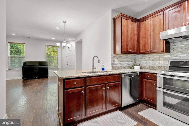 44100 VAIRA TER, Chantilly, VA 20152
