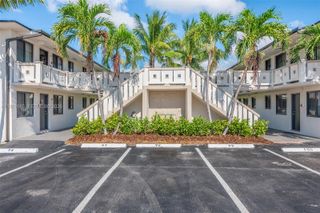 1345 W 28th St 16, Hialeah, FL 33010