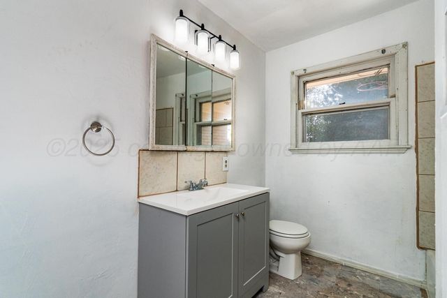 704 N Lowry Street, Pampa, TX 79065