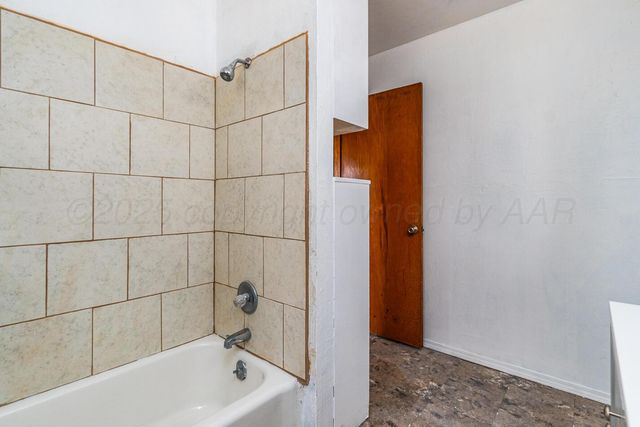 704 N Lowry Street, Pampa, TX 79065